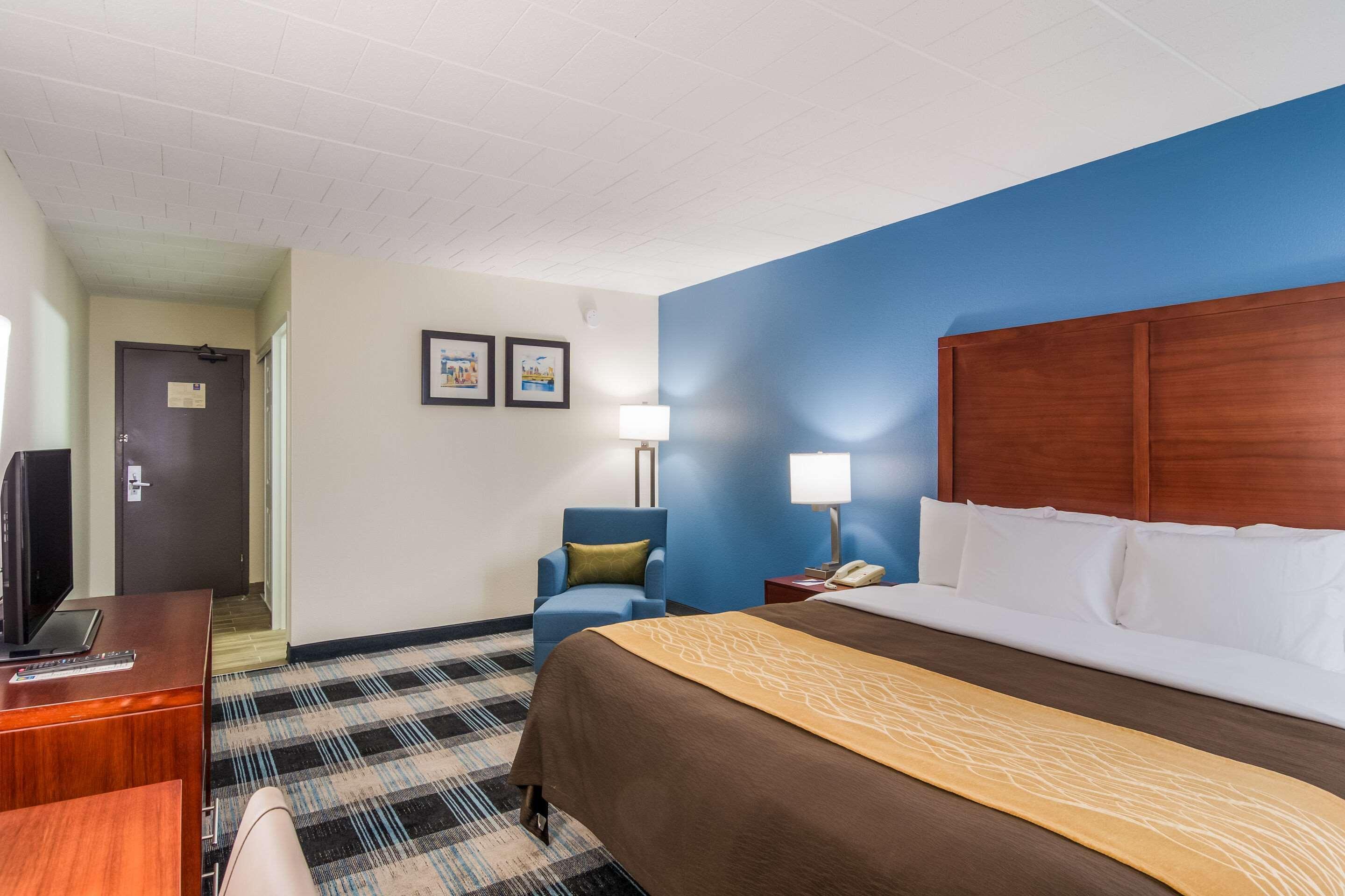 Mainstay Suites Verona Exterior photo