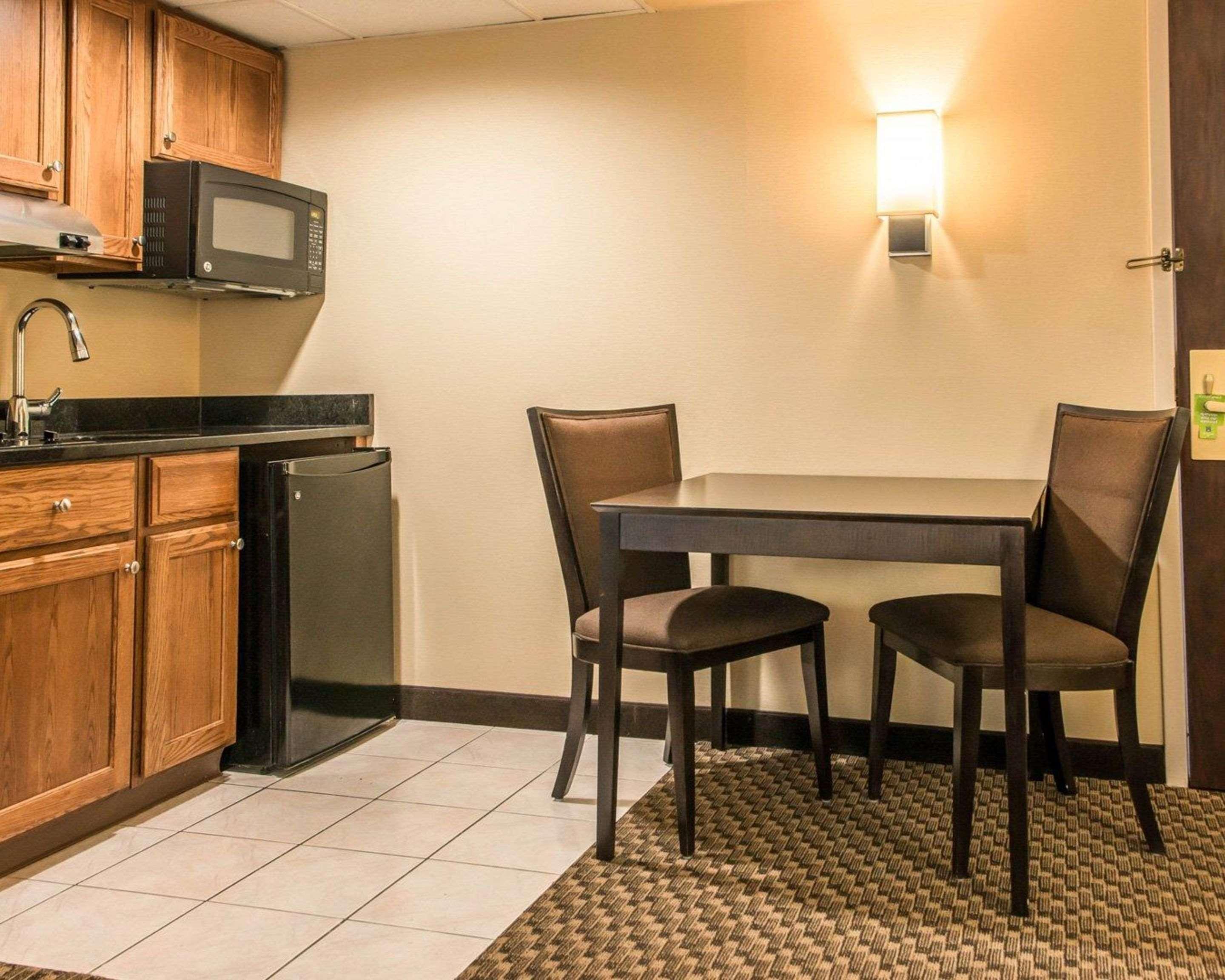 Mainstay Suites Verona Exterior photo