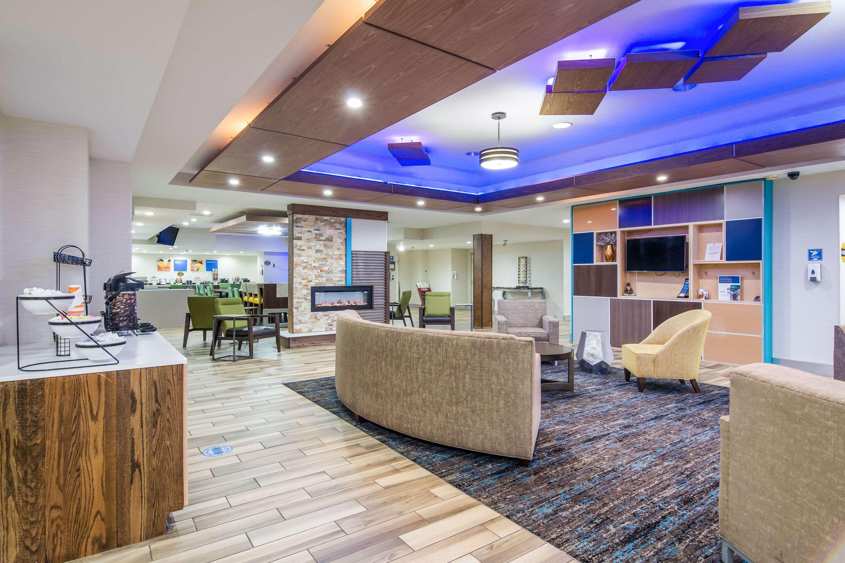 Mainstay Suites Verona Exterior photo